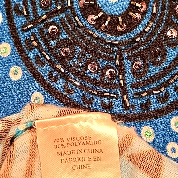LIKE NEW! Multi-shade Blue Abstract Patterned Knit & Beaded Top, M - Picture 13 of 13
